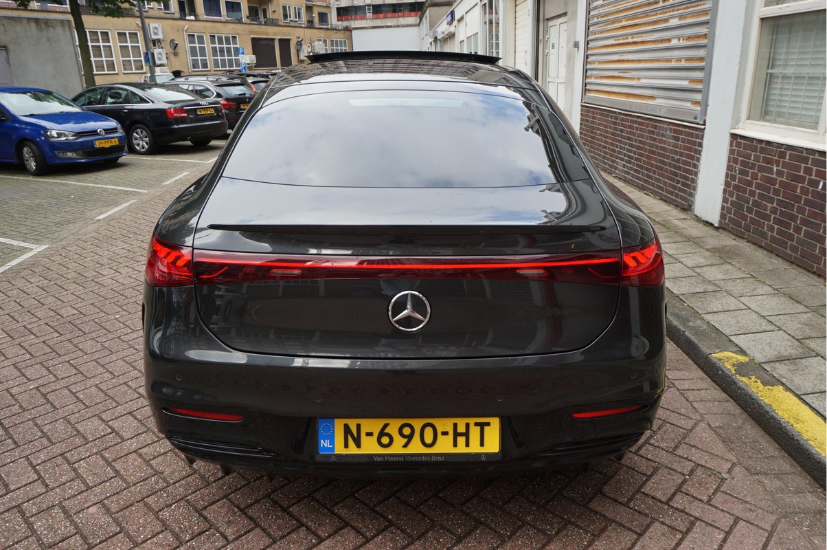 Mercedes-Benz EQS