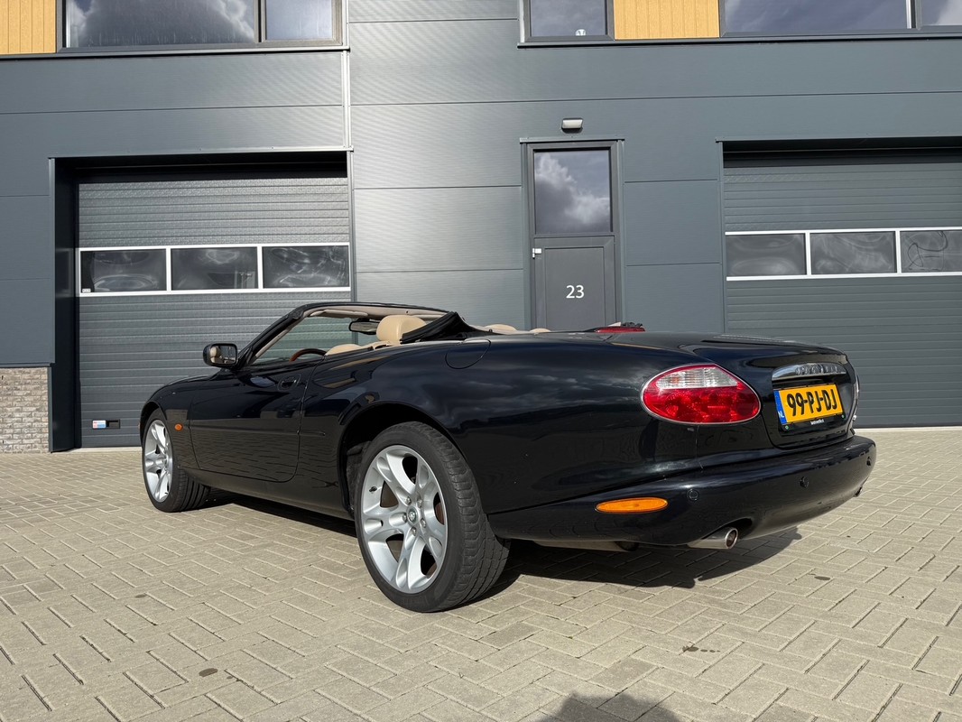 Jaguar XK