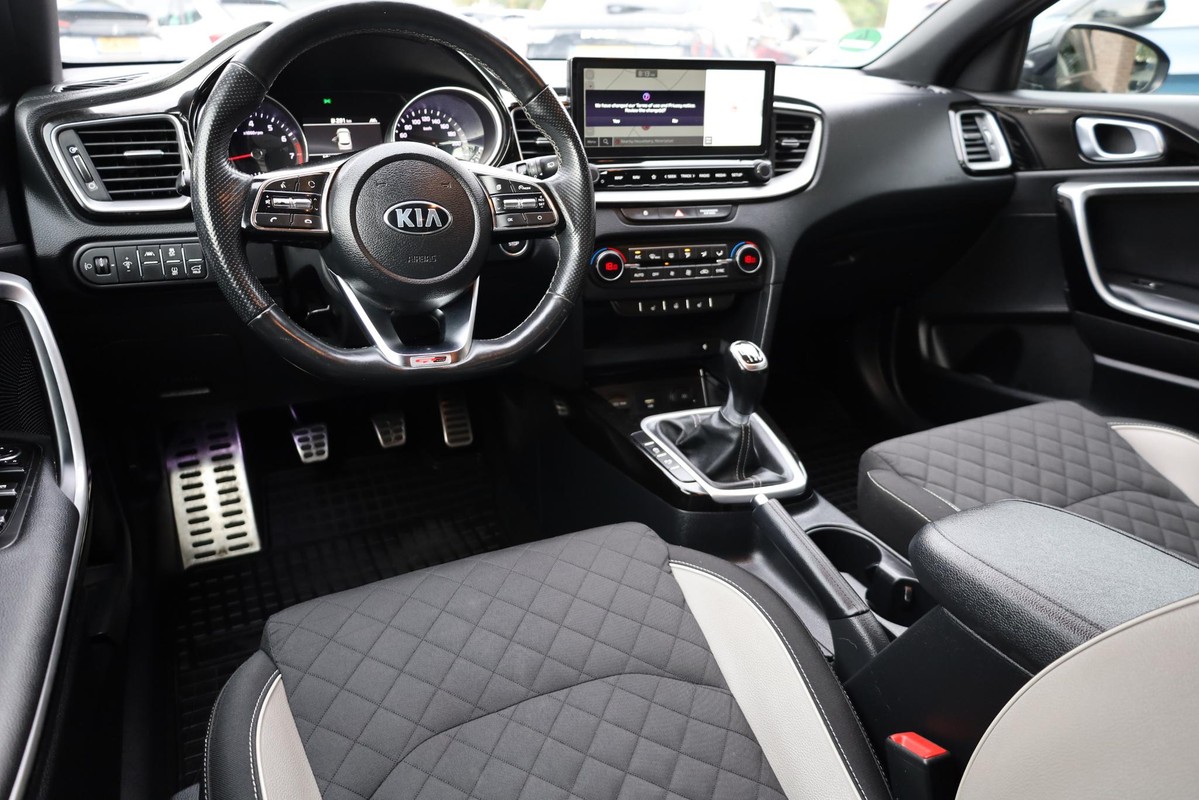 Kia ProCeed