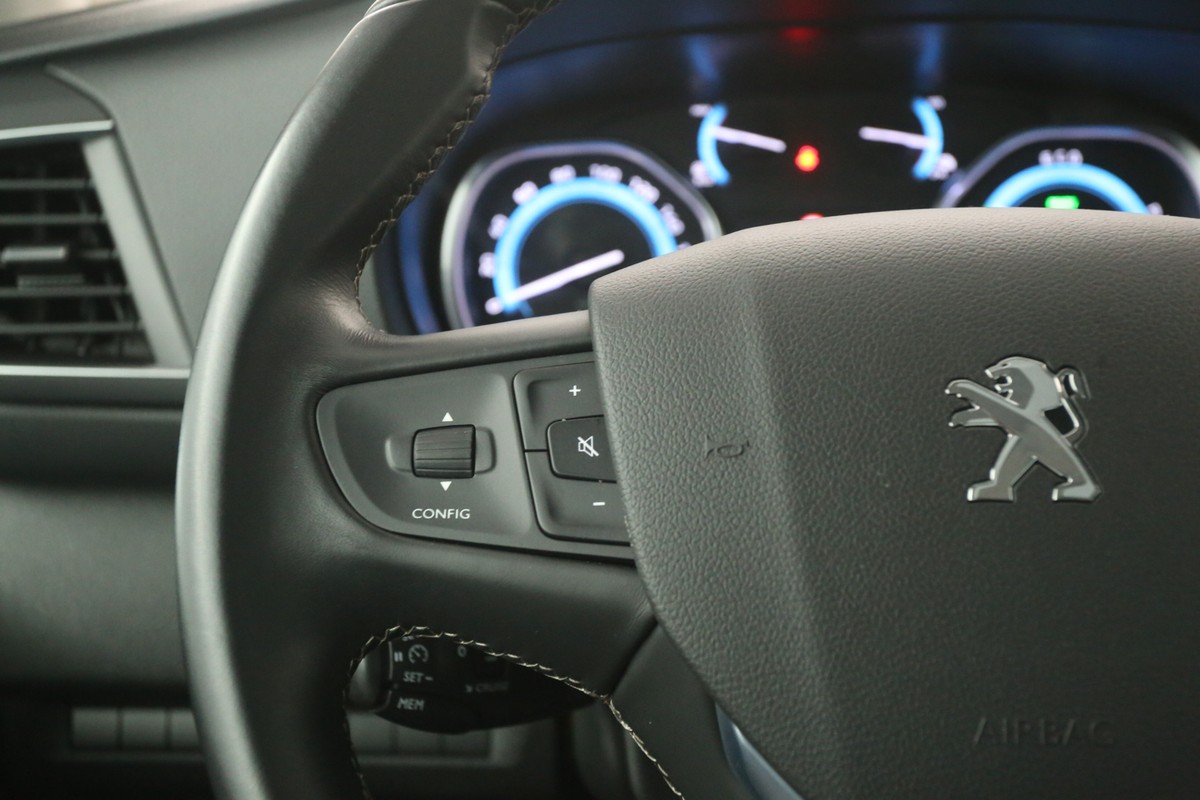 Peugeot e-Traveller