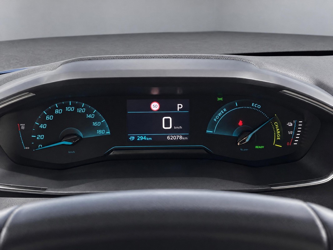 Peugeot e-208