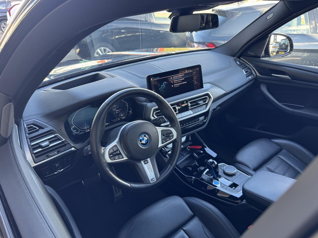 BMW iX3