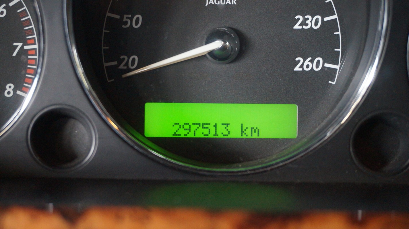 Jaguar XJ