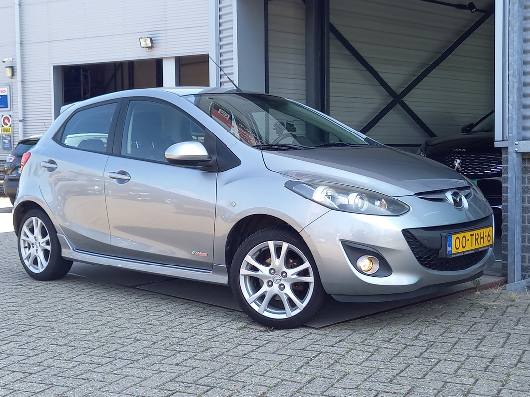 Mazda 2