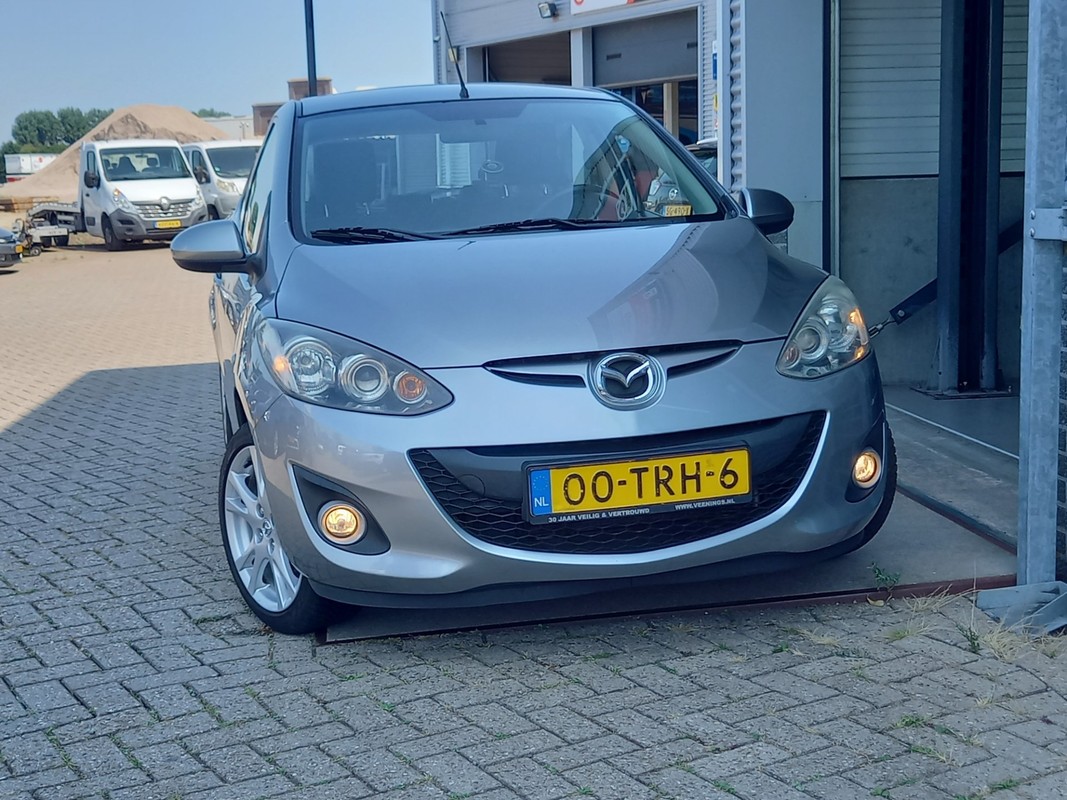 Mazda 2