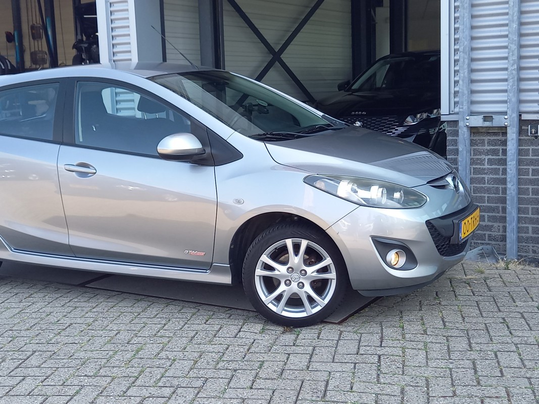 Mazda 2