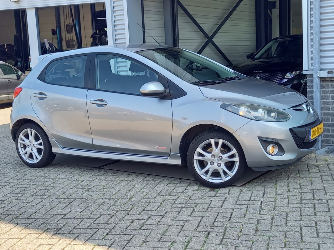 Mazda 2