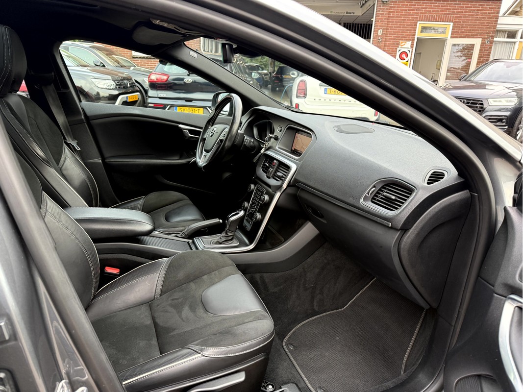 Volvo V40