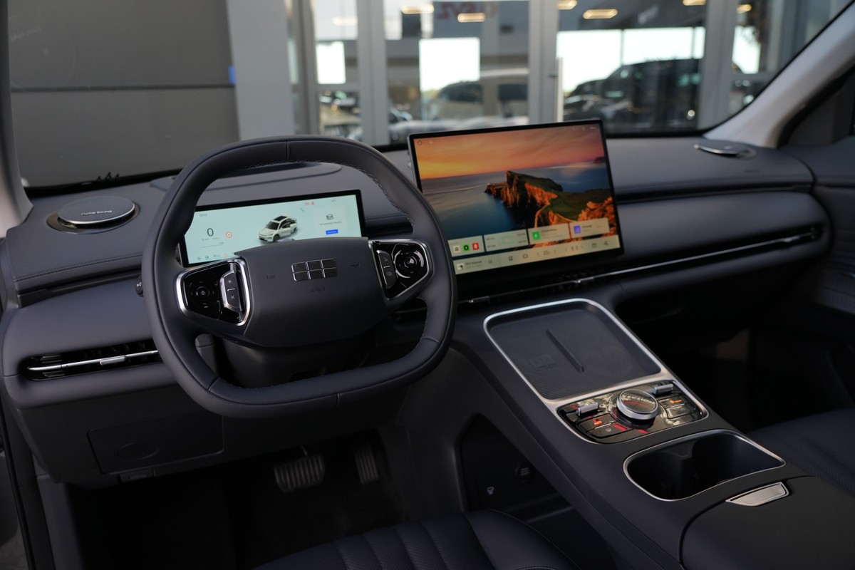 Geely Starray EM-i