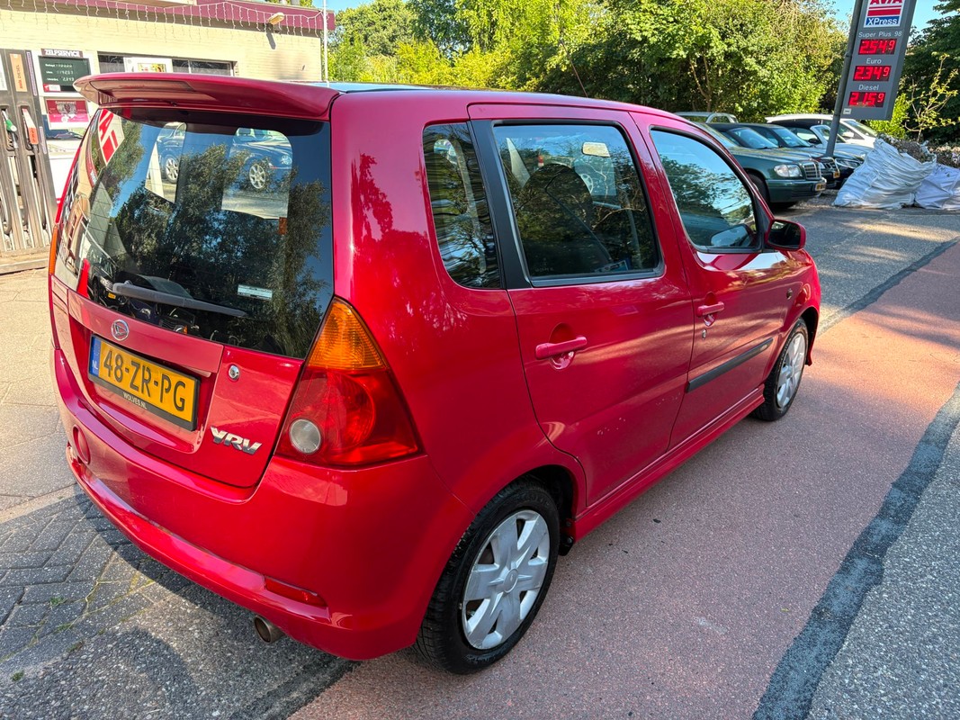 Daihatsu Young RV