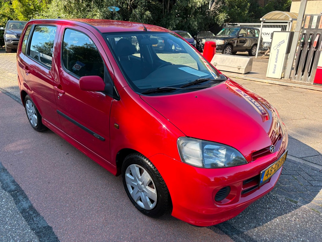 Daihatsu Young RV