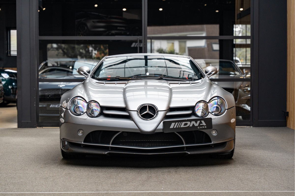 Mercedes-Benz SLR