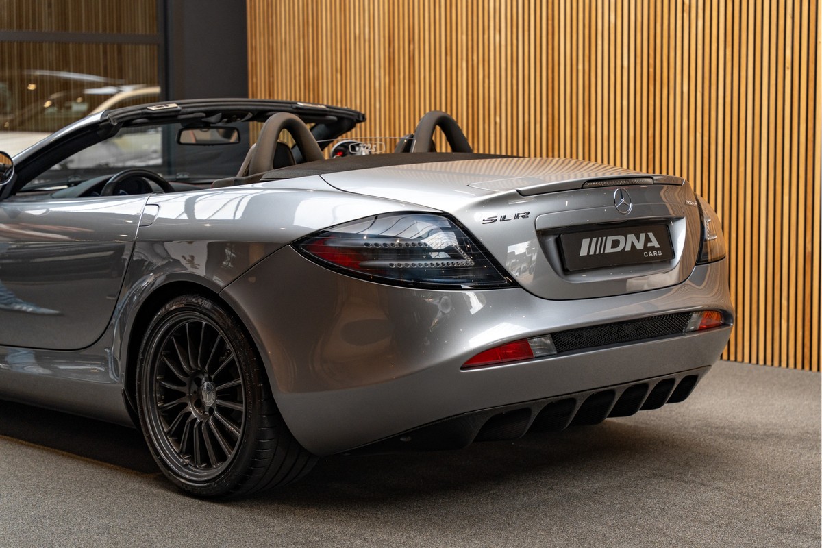 Mercedes-Benz SLR