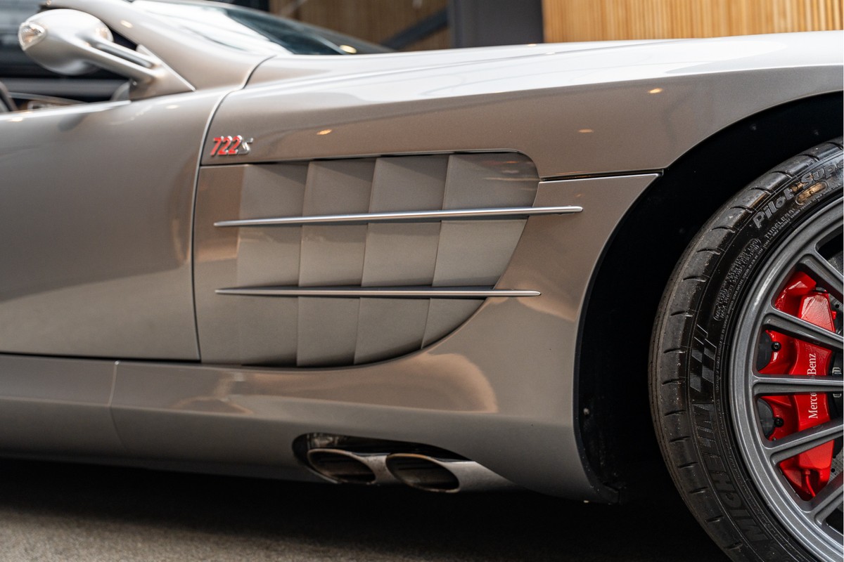 Mercedes-Benz SLR