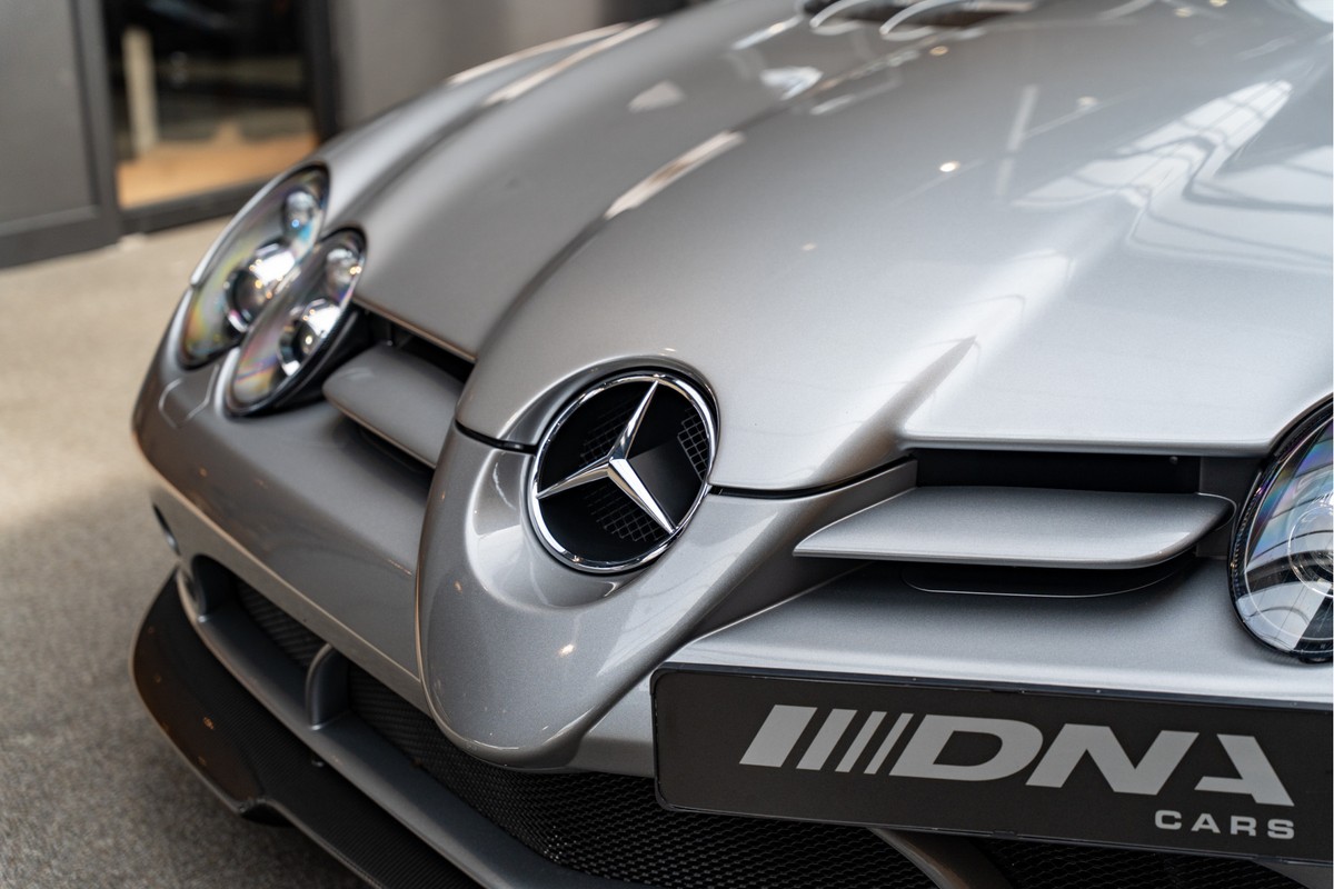 Mercedes-Benz SLR