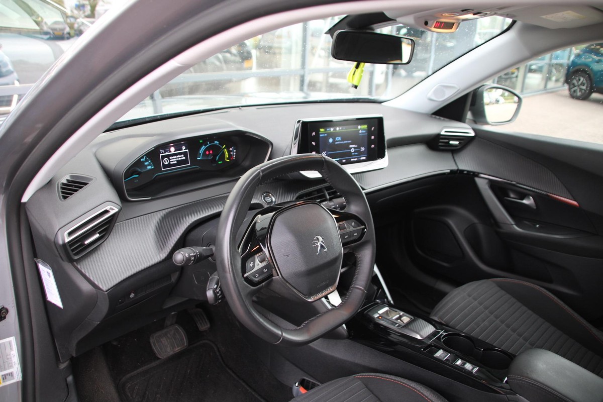 Peugeot e-2008