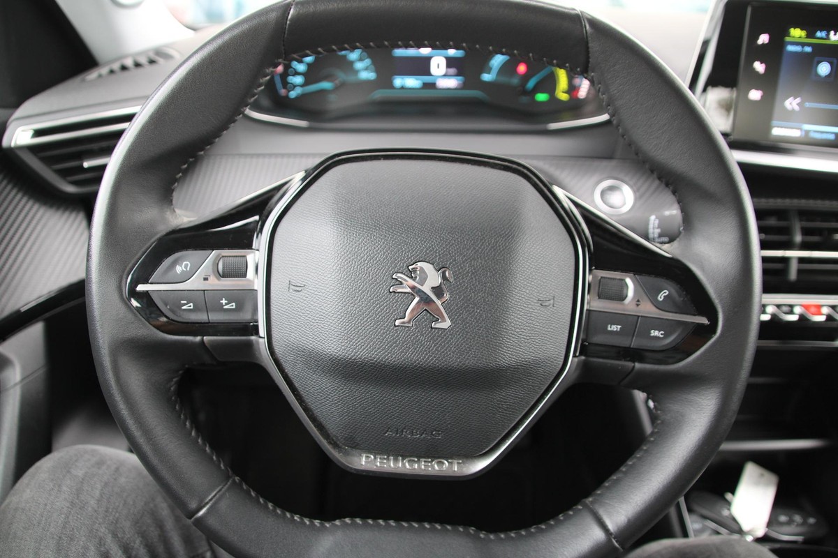 Peugeot e-2008