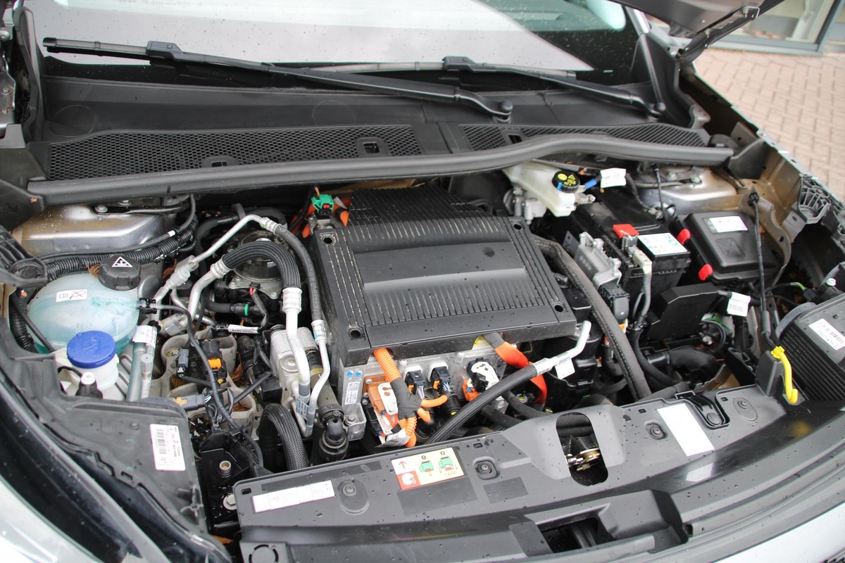 Peugeot e-2008