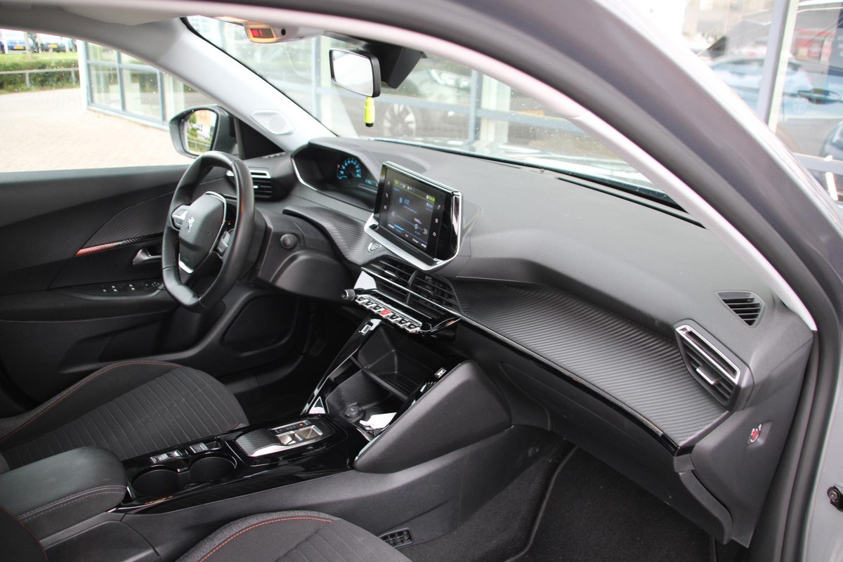 Peugeot e-2008