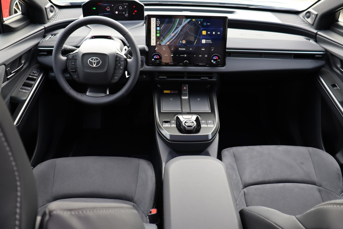 Toyota C-HR+