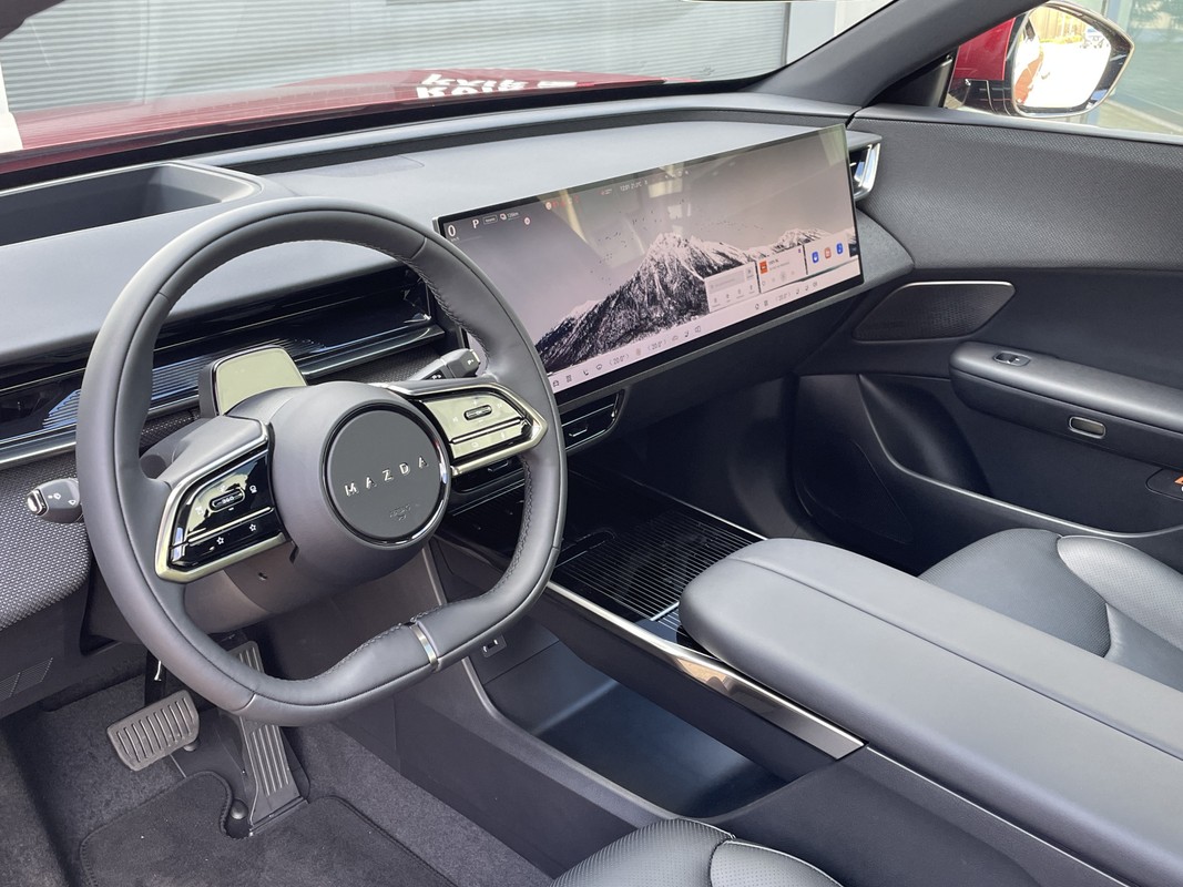 Mazda CX-6e