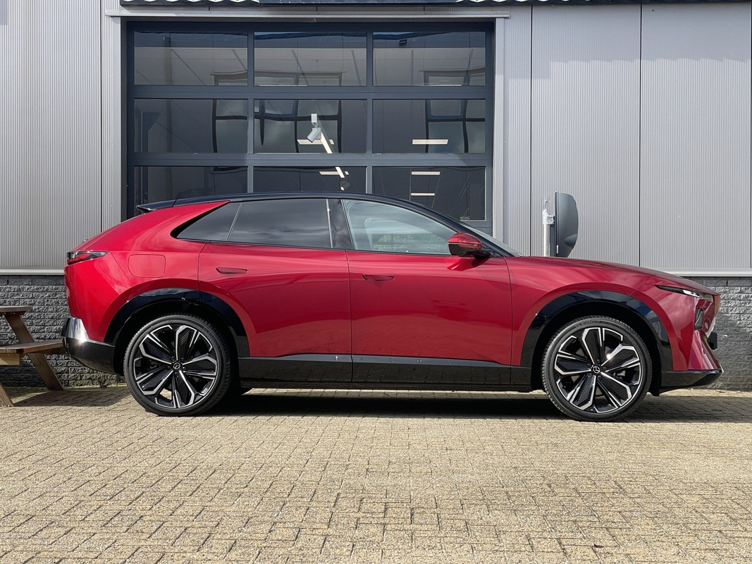 Mazda CX-6e