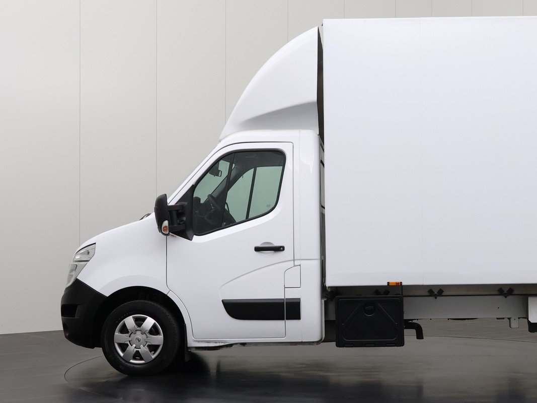 Nissan Interstar