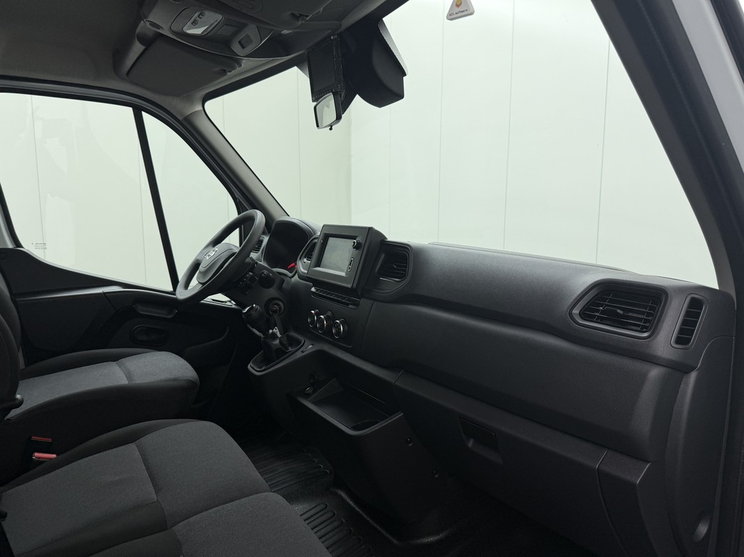 Nissan Interstar