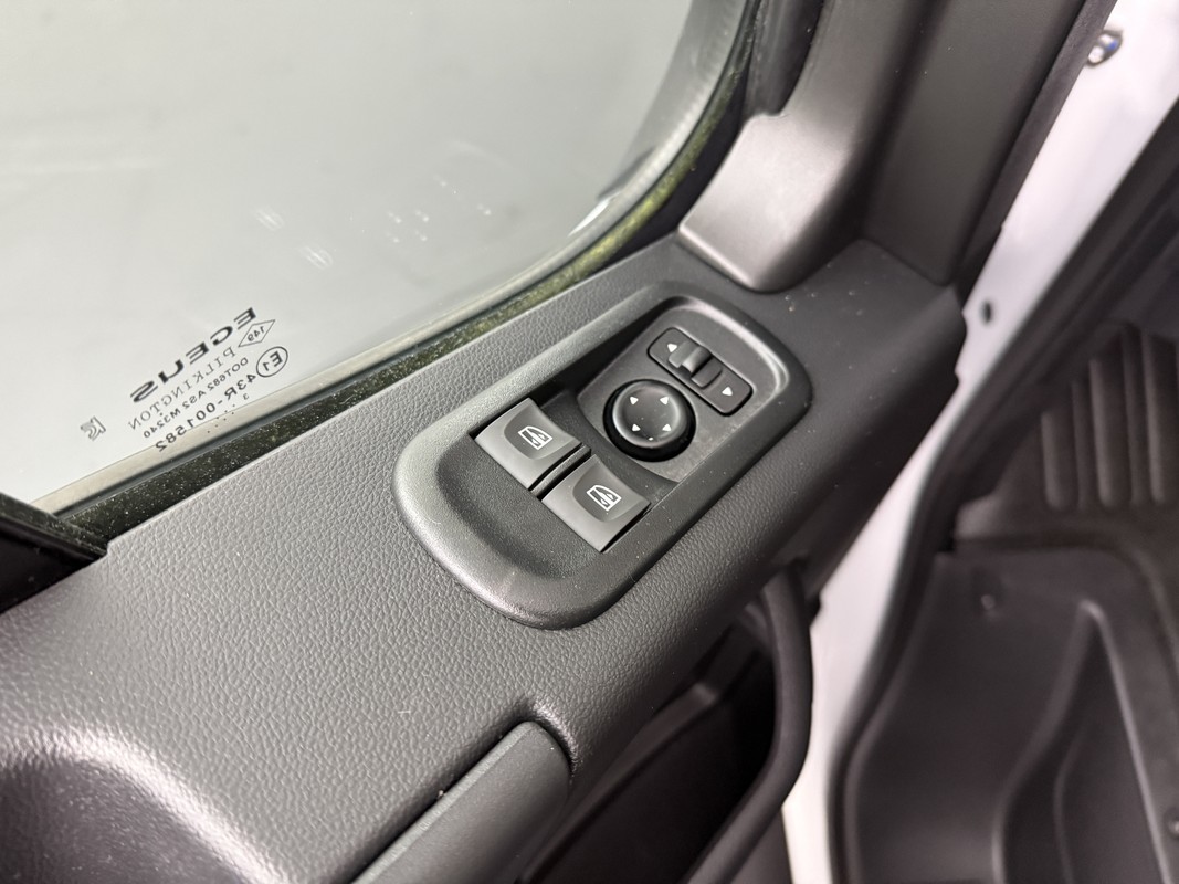 Nissan Interstar