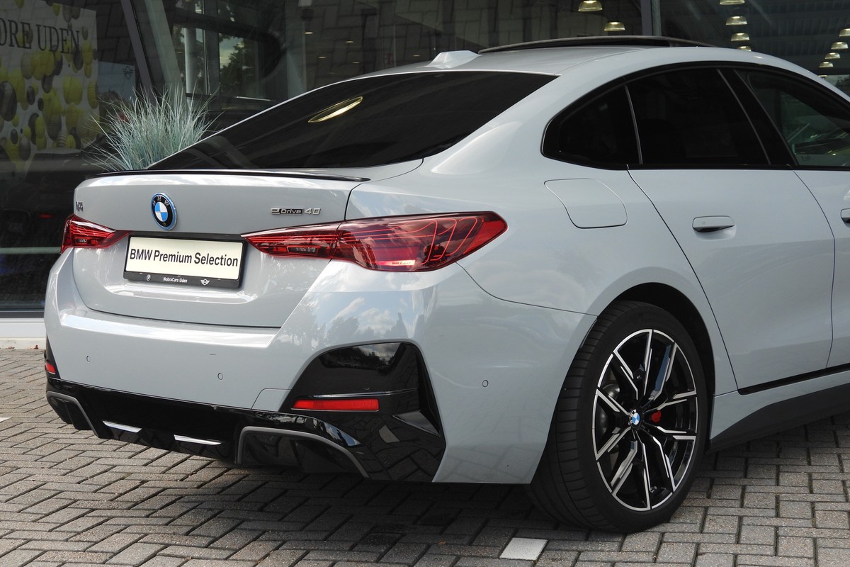 BMW i4
