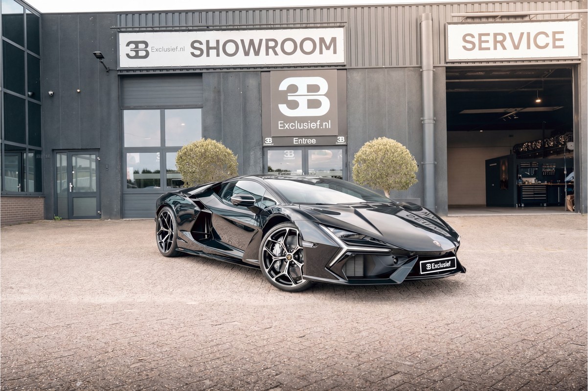 Lamborghini Revuelto