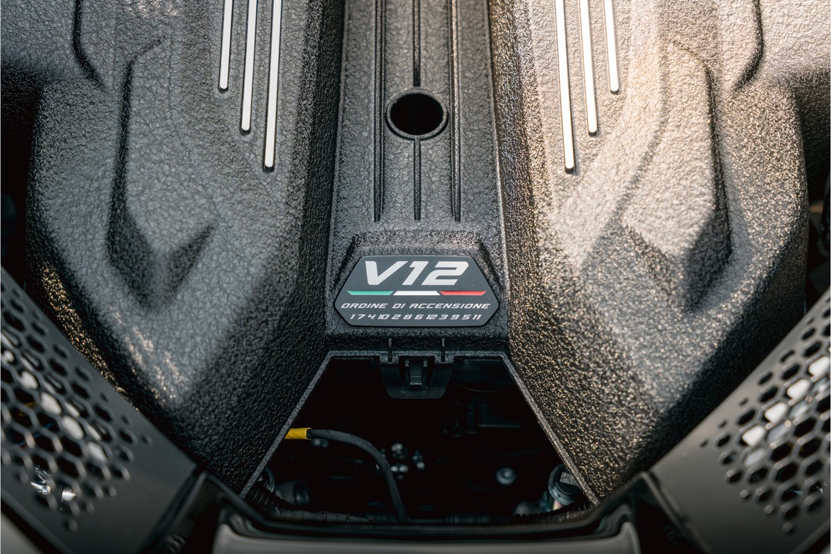 Lamborghini Revuelto