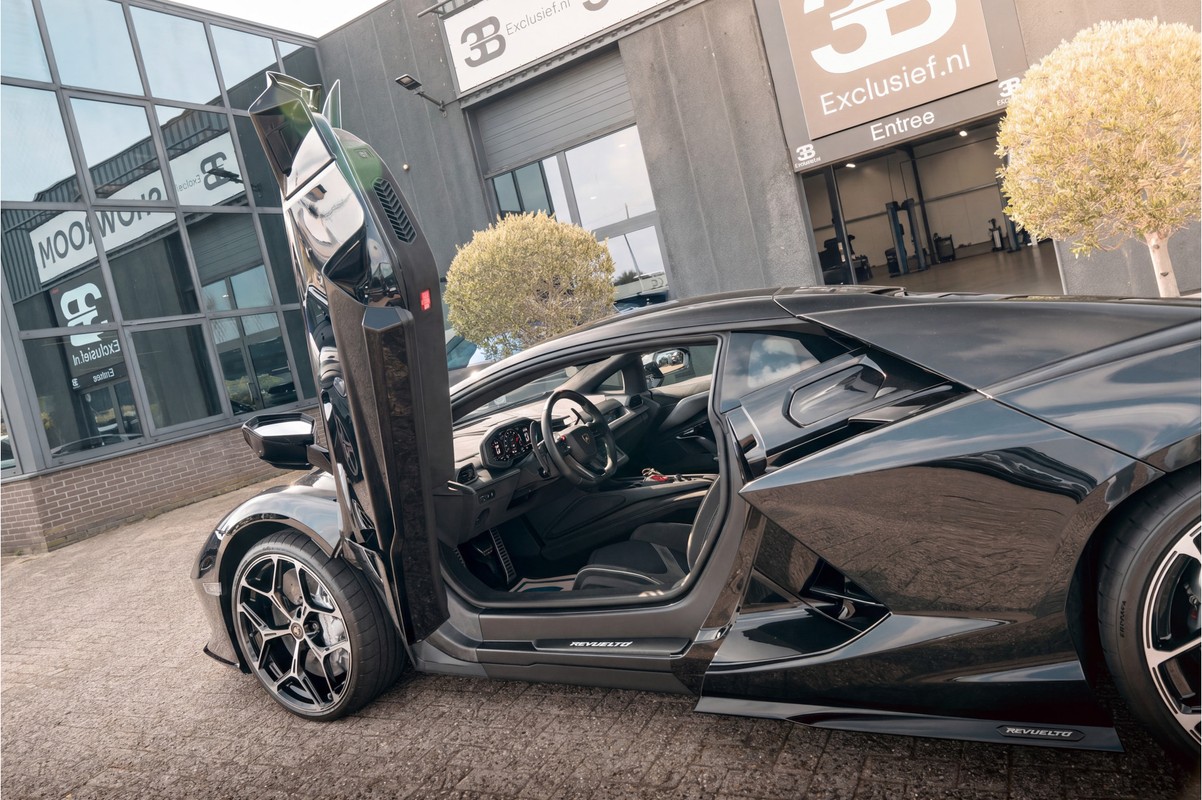 Lamborghini Revuelto