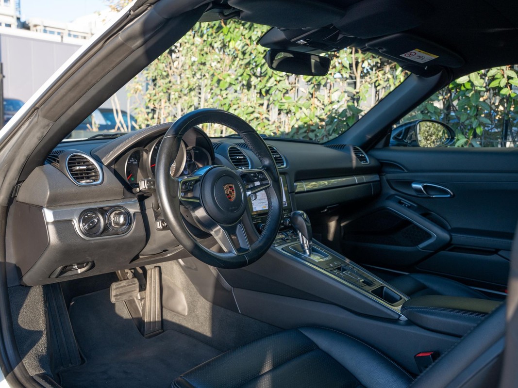 Porsche 718