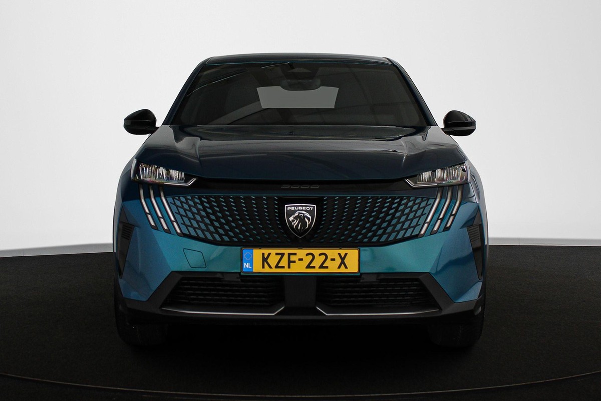 Peugeot e-3008