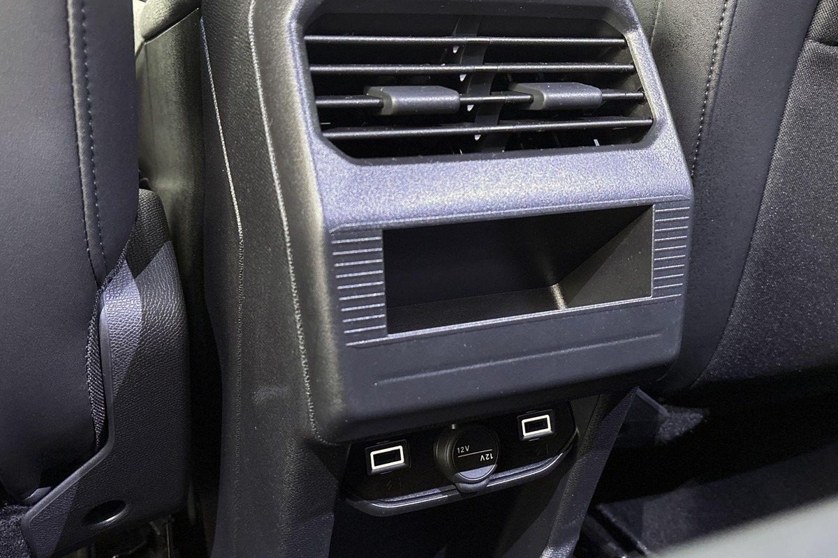 Peugeot e-3008