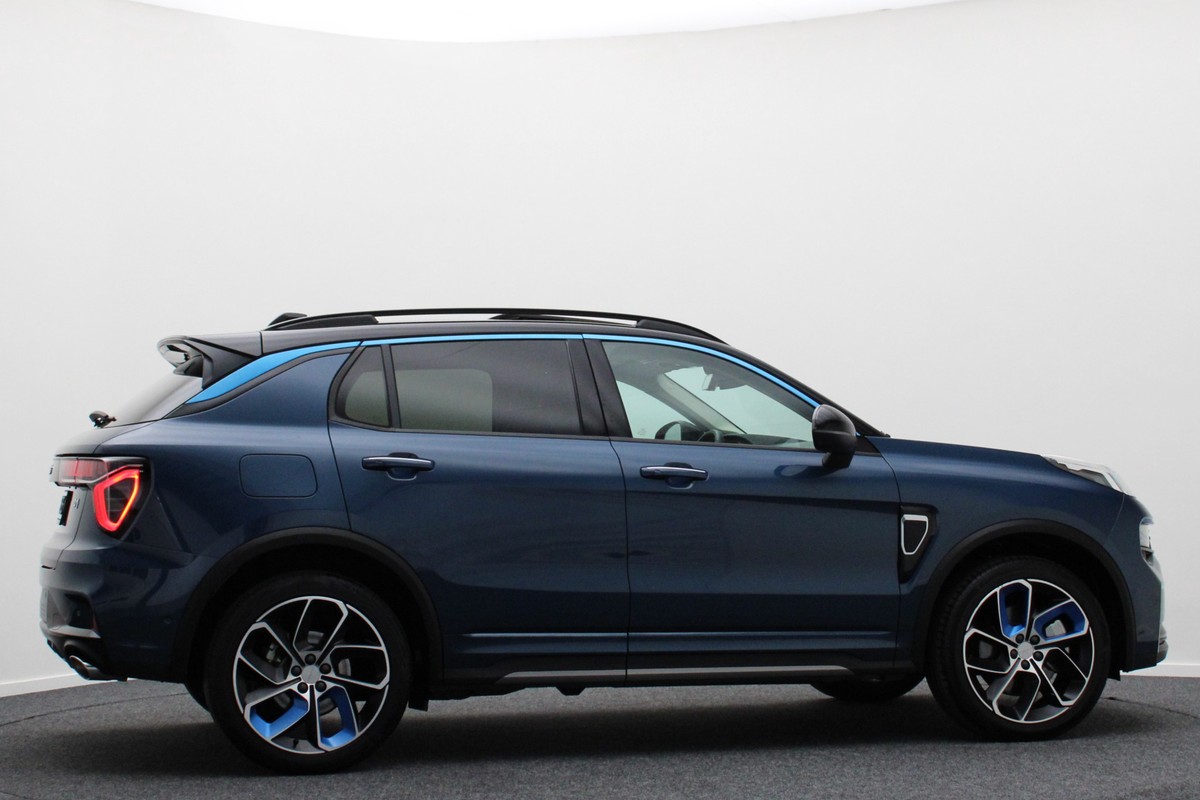 Lynk & Co 01