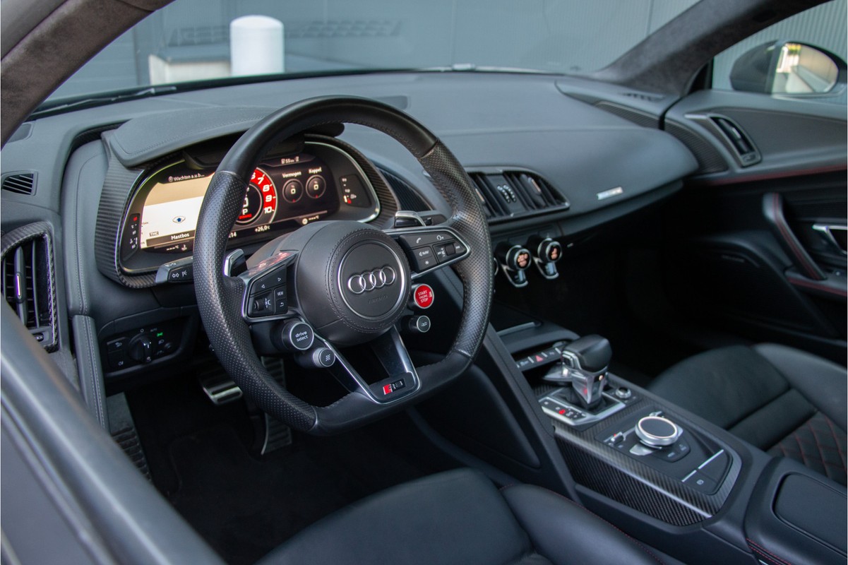 Audi R8