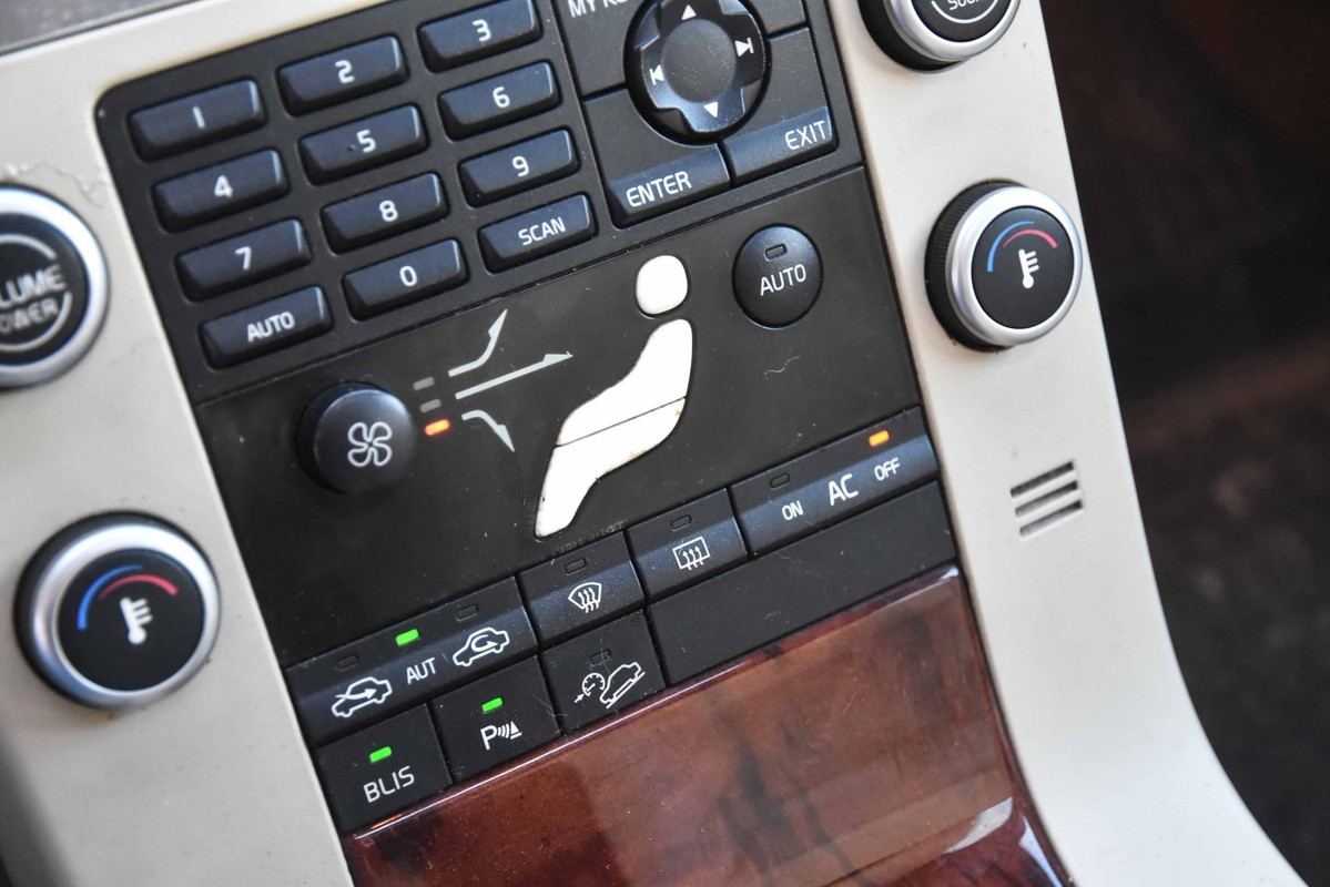 Volvo XC70