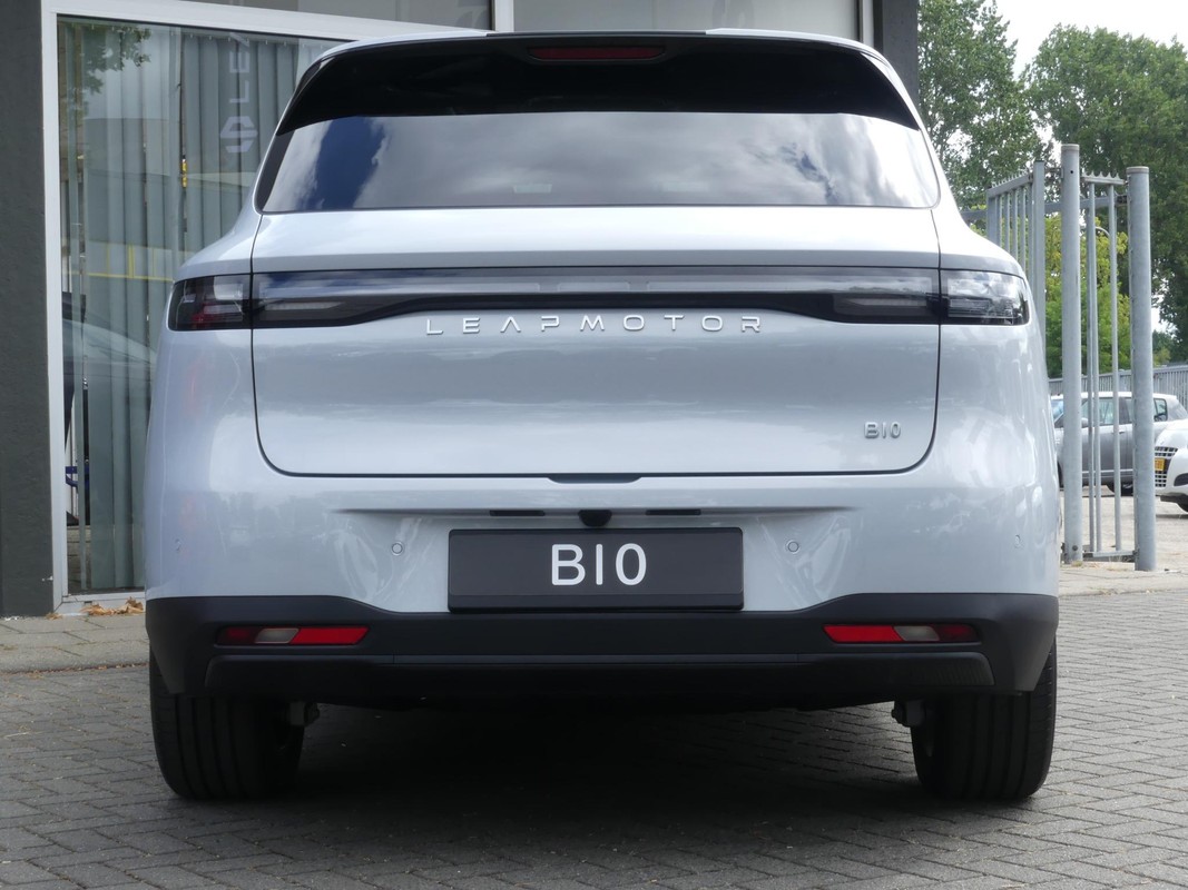 Leapmotor B10