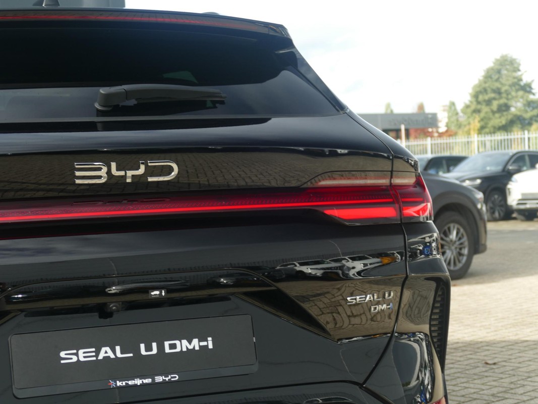 BYD SEAL U