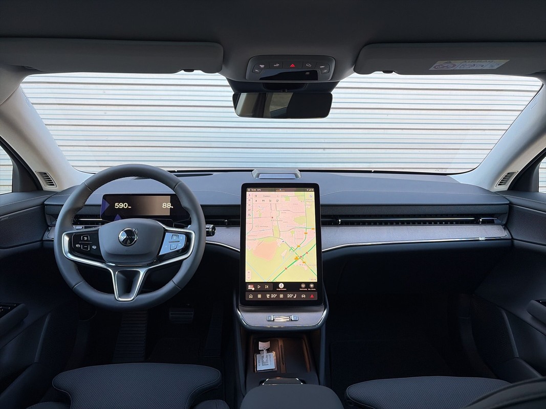 Volvo ES90