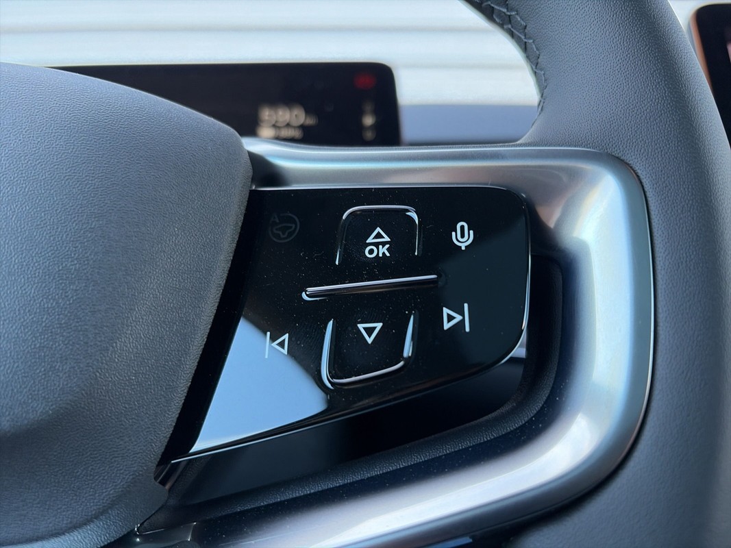 Volvo ES90