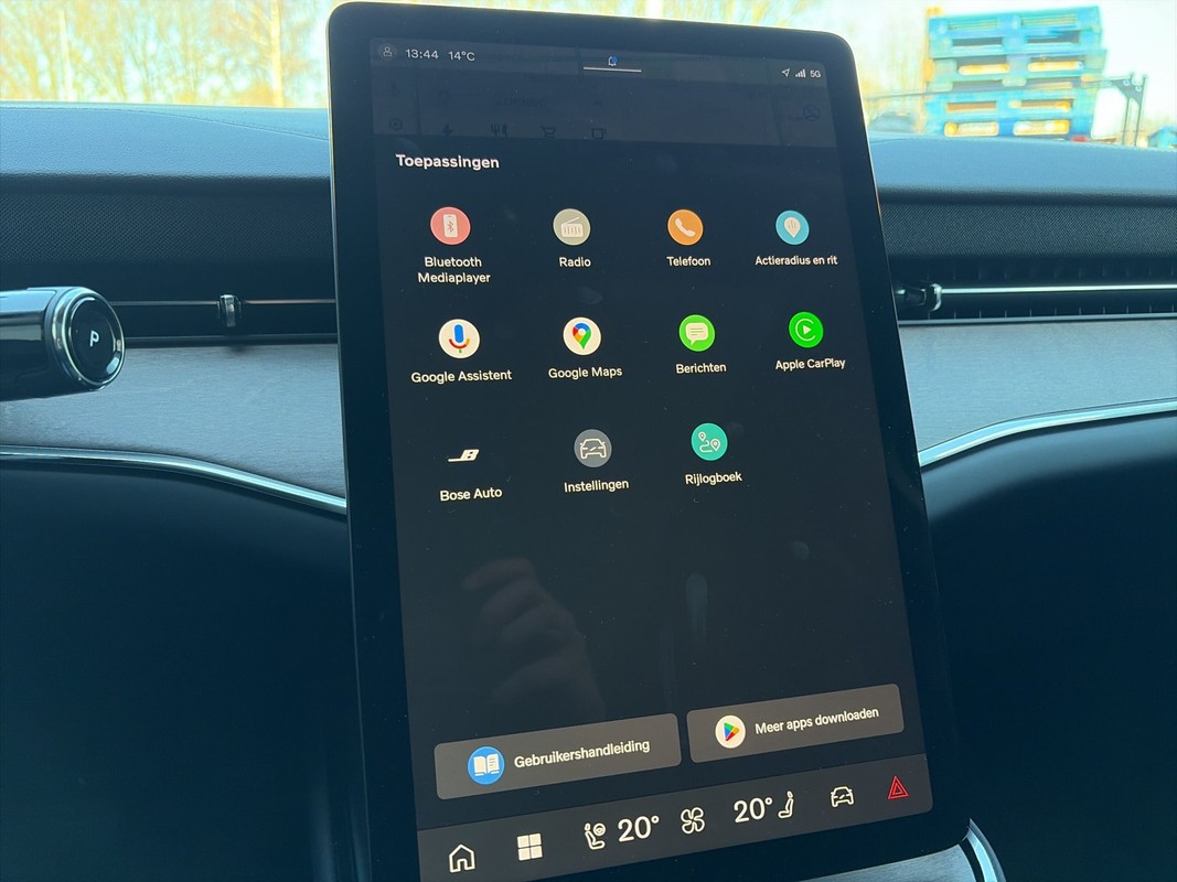 Volvo ES90