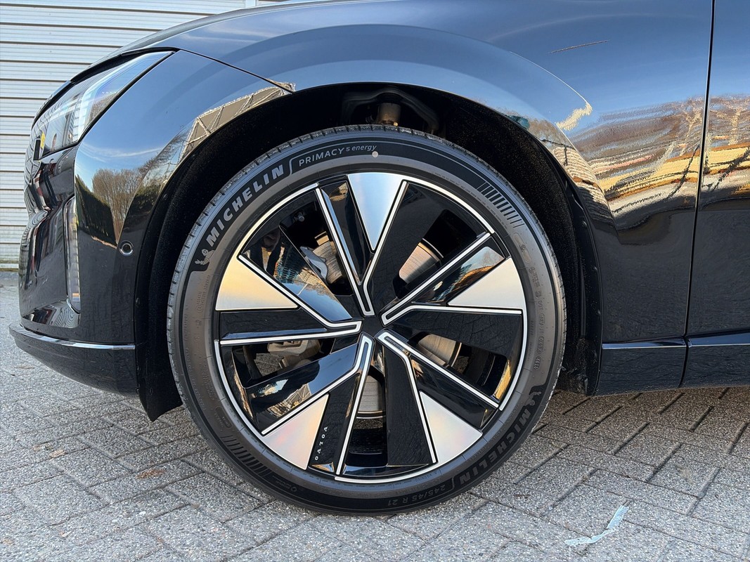Volvo ES90
