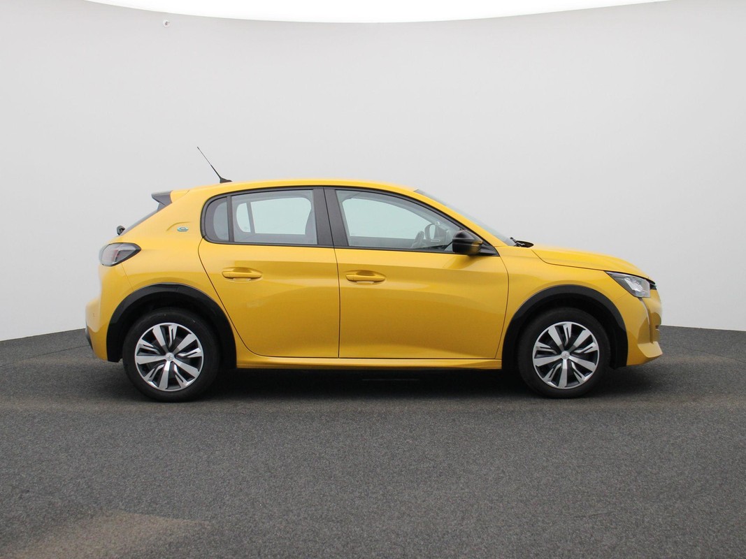 Peugeot e-208