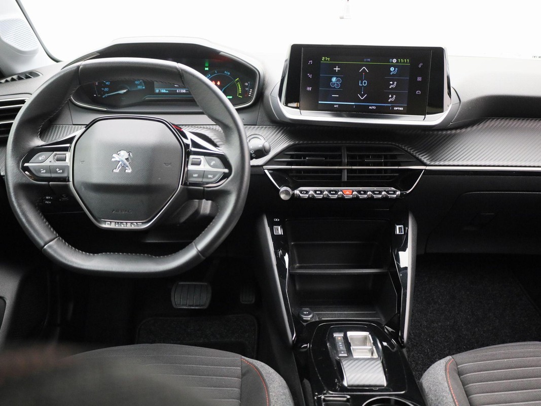 Peugeot e-208
