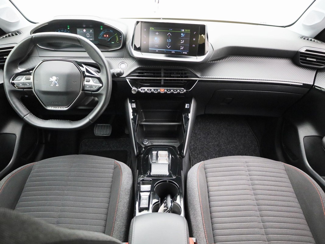 Peugeot e-208