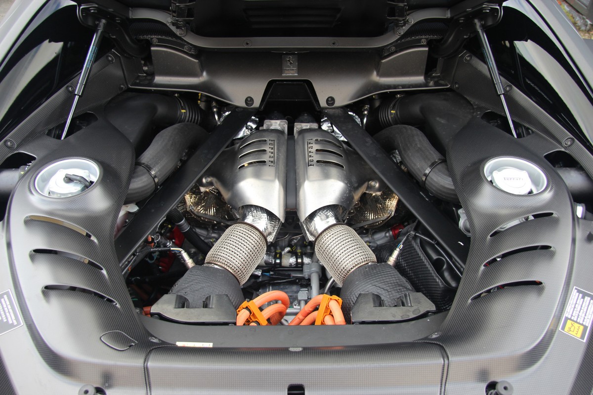 Ferrari 296