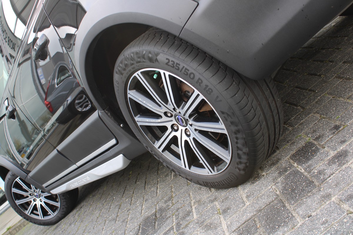 Volvo XC70